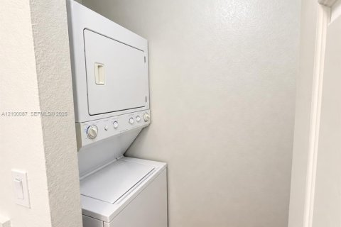 Touwnhouse à louer à Florida City, Floride: 3 chambres, 115.76 m2 № 2402099 - photo 6