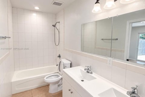 Touwnhouse à louer à Florida City, Floride: 3 chambres, 115.76 m2 № 2402099 - photo 8