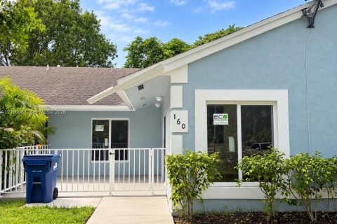 Touwnhouse à Florida City, Floride 3 chambres, 115.76 m2 № 2402099