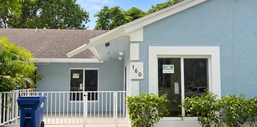 Touwnhouse à Florida City, Floride 3 chambres, 115.76 m2 № 2402099