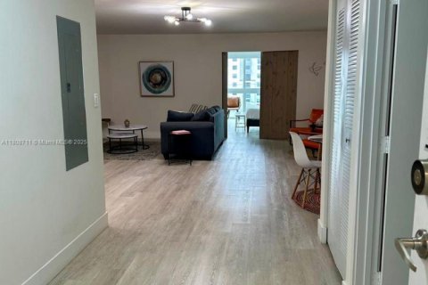 Adosado en venta en Miami, Florida, 91.04 m2 № 1937514 - foto 3