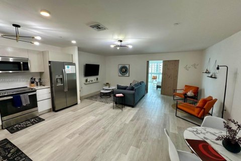 Touwnhouse à vendre à Miami, Floride: 91.04 m2 № 1937514 - photo 2