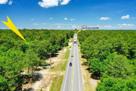 Commercial property in Freeport, Florida № 558349 - photo 1