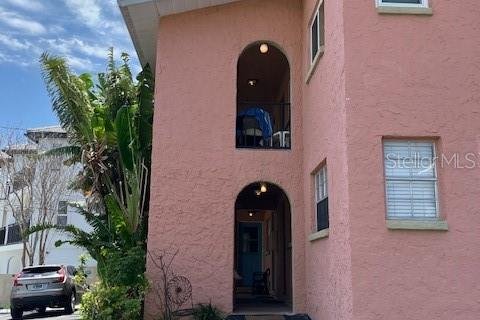 Condo à Treasure Island, Floride, 2 chambres  № 2136126