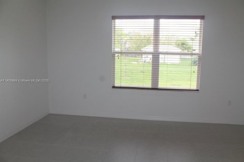House in Port St. Lucie, Florida 4 bedrooms, 217.86 sq.m. № 2013265 - photo 7