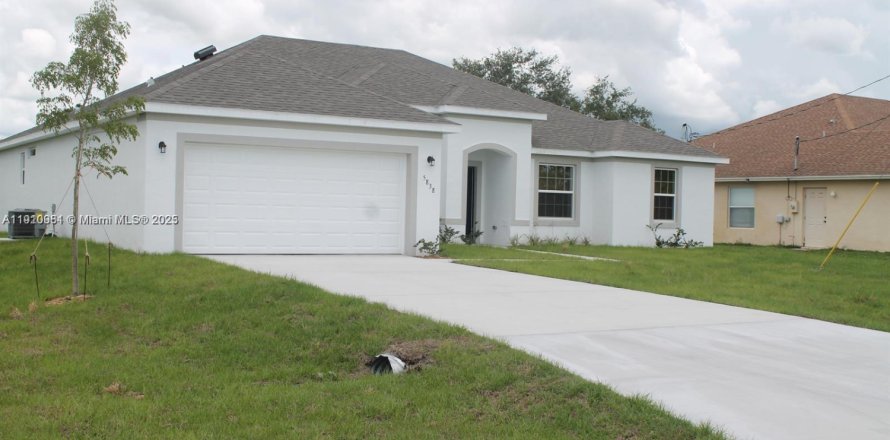 House in Port St. Lucie, Florida 4 bedrooms, 217.86 sq.m. № 2013265