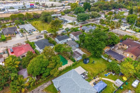 Immobilier commercial à vendre à Miami, Floride: 207.73 m2 № 2005218 - photo 23