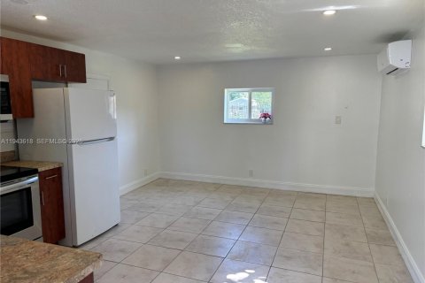 Immobilier commercial à vendre à Miami, Floride: 207.73 m2 № 2005218 - photo 10