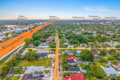 Immobilier commercial à vendre à Miami, Floride: 207.73 m2 № 2005218 - photo 20