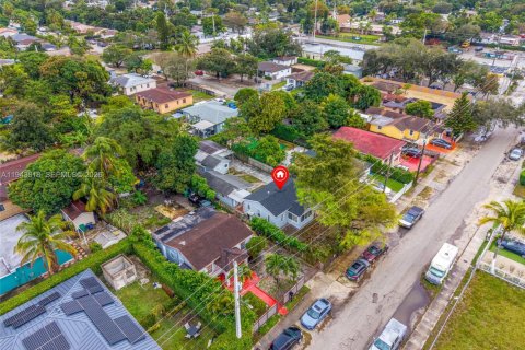 Immobilier commercial à vendre à Miami, Floride: 207.73 m2 № 2005218 - photo 21