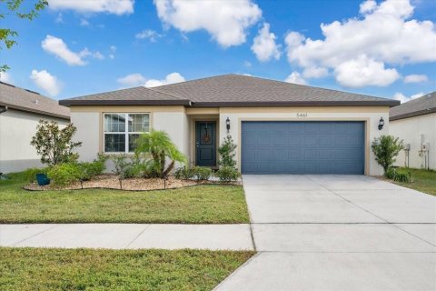 House in Lakeland, Florida 3 bedrooms, 168.8 sq.m. № 2227821
