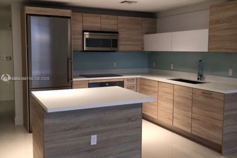 Copropriété à louer à North Miami Beach, Floride: 2 chambres, 124.58 m2 № 1999619 - photo 3