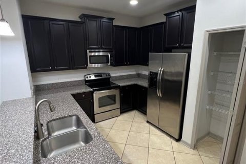 Townhouse in Orlando, Florida 3 bedrooms, 119.01 sq.m. № 2229503 - photo 2
