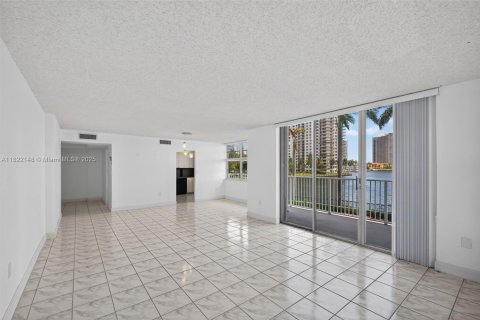 Condo in Aventura, Florida, 3 bedrooms  № 1783721 - photo 14