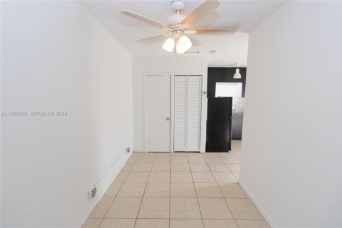 Villa ou maison à louer à Hollywood, Floride: 1 chambre, 1103.59 m2 № 2010913 - photo 9