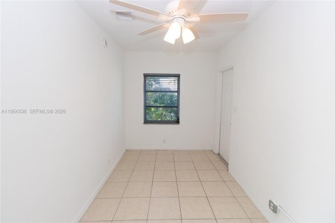 Villa ou maison à louer à Hollywood, Floride: 1 chambre, 1103.59 m2 № 2010913 - photo 10