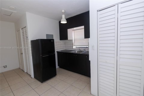 Villa ou maison à louer à Hollywood, Floride: 1 chambre, 1103.59 m2 № 2010913 - photo 7