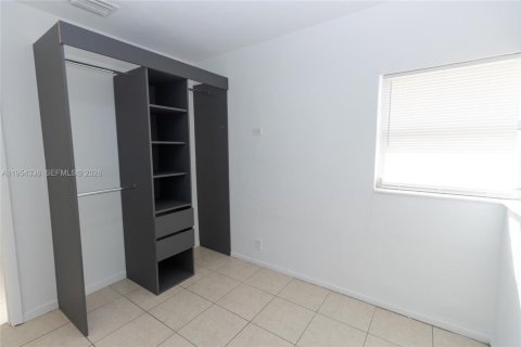 Villa ou maison à louer à Hollywood, Floride: 1 chambre, 1103.59 m2 № 2010913 - photo 15