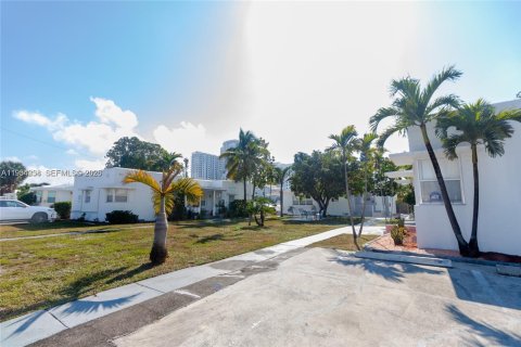 Villa ou maison à louer à Hollywood, Floride: 1 chambre, 1103.59 m2 № 2010913 - photo 20