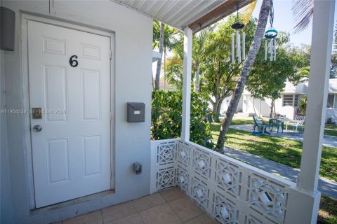Villa ou maison à louer à Hollywood, Floride: 1 chambre, 1103.59 m2 № 2010913 - photo 2