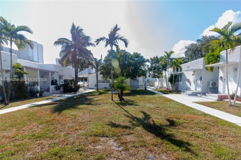 Villa ou maison à louer à Hollywood, Floride: 1 chambre, 1103.59 m2 № 2010913 - photo 22