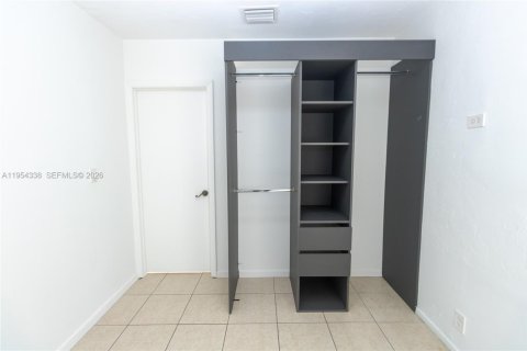 Villa ou maison à louer à Hollywood, Floride: 1 chambre, 1103.59 m2 № 2010913 - photo 14