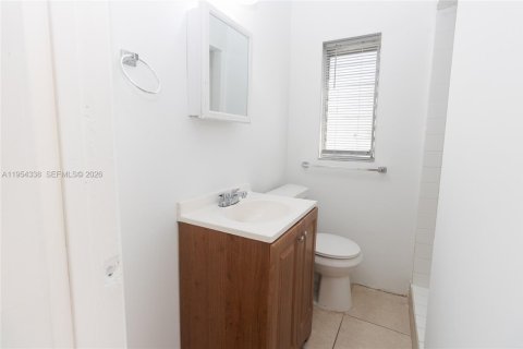 Villa ou maison à louer à Hollywood, Floride: 1 chambre, 1103.59 m2 № 2010913 - photo 11
