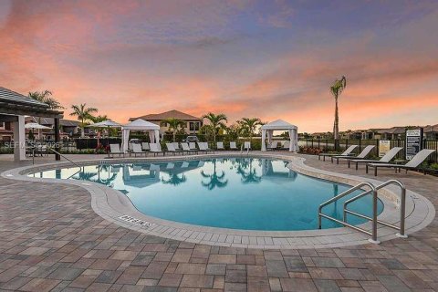 Adosado en alquiler en Naples, Florida, 3 dormitorios, 222.32 m2 № 2011636 - foto 7