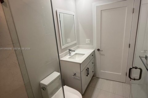 House in Palmetto Bay, Florida 3 bedrooms, 153.75 sq.m. № 2066097 - photo 8