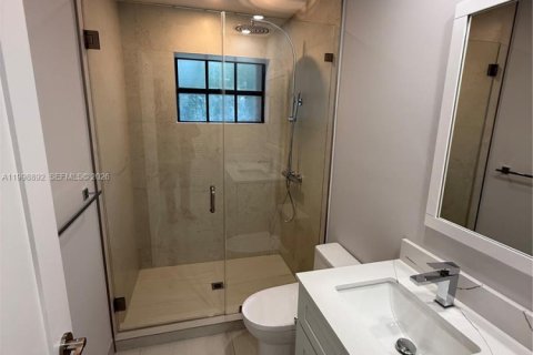 House in Palmetto Bay, Florida 3 bedrooms, 153.75 sq.m. № 2066097 - photo 7