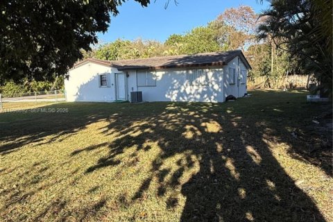 House in Palmetto Bay, Florida 3 bedrooms, 153.75 sq.m. № 2066097 - photo 26