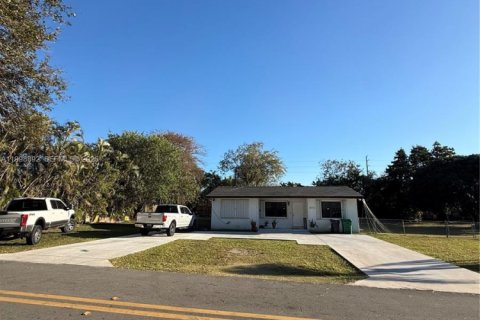 House in Palmetto Bay, Florida 3 bedrooms, 153.75 sq.m. № 2066097 - photo 28