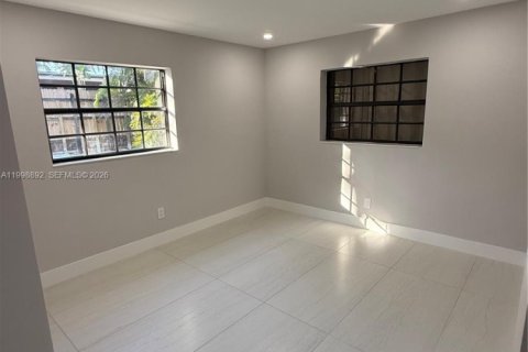 House in Palmetto Bay, Florida 3 bedrooms, 153.75 sq.m. № 2066097 - photo 13