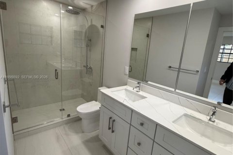 House in Palmetto Bay, Florida 3 bedrooms, 153.75 sq.m. № 2066097 - photo 17