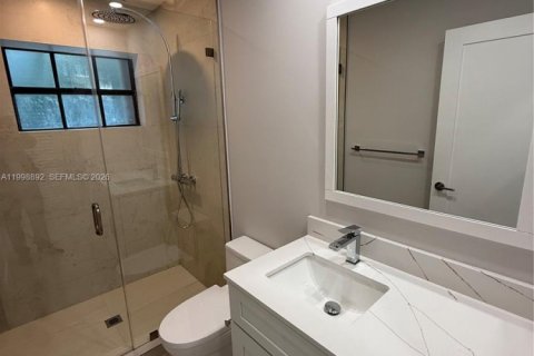 House in Palmetto Bay, Florida 3 bedrooms, 153.75 sq.m. № 2066097 - photo 6