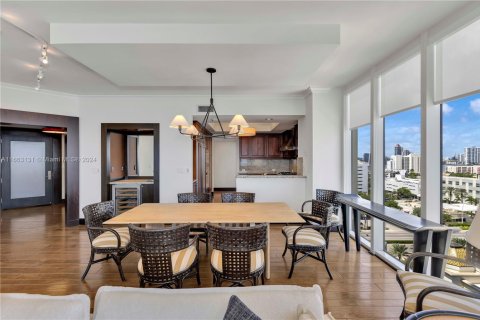 Copropriété à louer à Sunny Isles Beach, Floride: 4 chambres, 254.18 m2 № 1874465 - photo 9