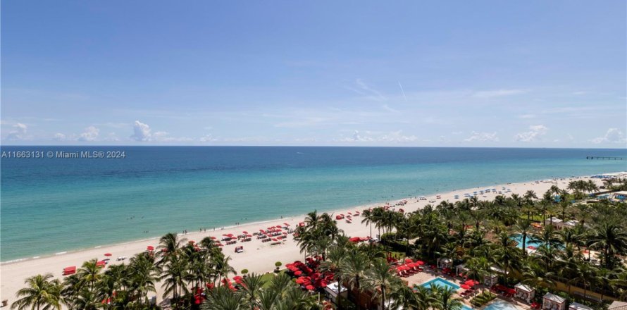 Condo à Sunny Isles Beach, Floride, 4 chambres  № 1874465