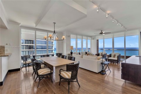Copropriété à louer à Sunny Isles Beach, Floride: 4 chambres, 254.18 m2 № 1874465 - photo 5