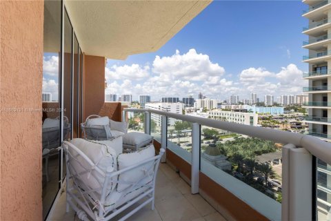 Copropriété à louer à Sunny Isles Beach, Floride: 4 chambres, 254.18 m2 № 1874465 - photo 12