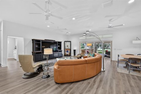 Villa ou maison à vendre à The Villages, Floride: 3 chambres, 248.33 m2 № 2396629 - photo 7