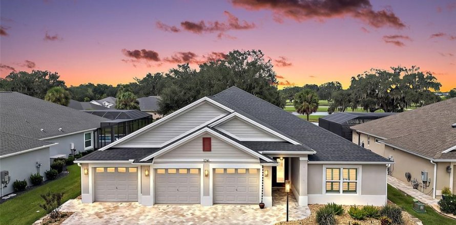 Villa ou maison à The Villages, Floride 3 chambres, 248.33 m2 № 2396629
