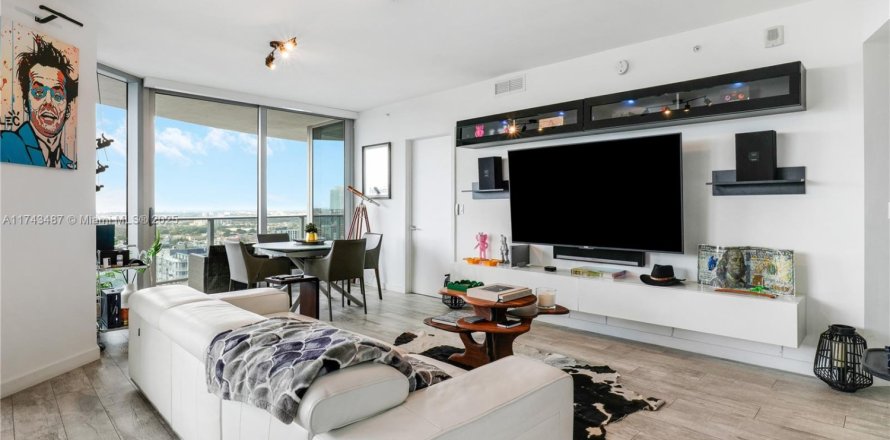 Condo in Miami, Florida, 2 bedrooms  № 1700351