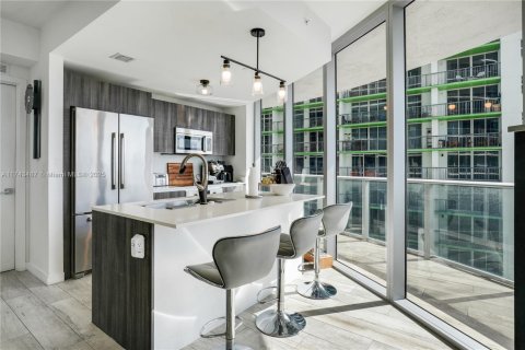 Condo in Miami, Florida, 2 bedrooms  № 1700351 - photo 15