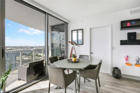 Condo in Miami, Florida, 2 bedrooms  № 1700351 - photo 16