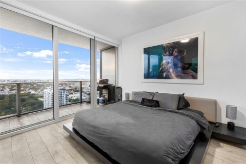 Condo in Miami, Florida, 2 bedrooms  № 1700351 - photo 7