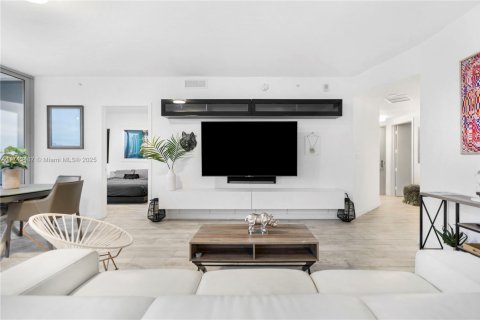 Condo in Miami, Florida, 2 bedrooms  № 1700351 - photo 26