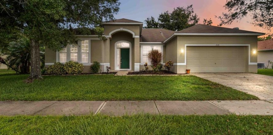 Casa en Kissimmee, Florida 4 dormitorios, 191.29 m2 № 1913207