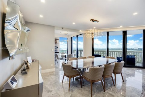 Copropriété à vendre à Aventura, Floride: 2 chambres, 185.8 m2 № 1994321 - photo 5