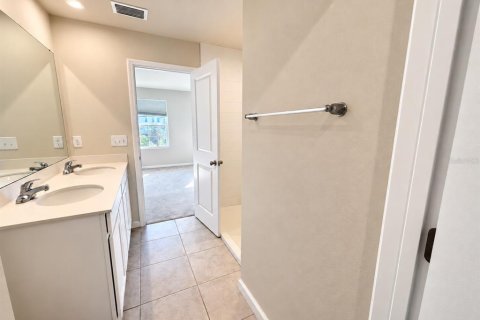 Touwnhouse à vendre à Lakewood Ranch, Floride: 3 chambres, 132.94 m2 № 2428957 - photo 12