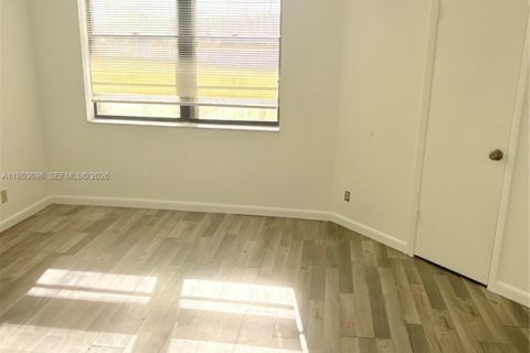 Condominio en alquiler en Oakland Park, Florida, 2 dormitorios, 82.68 m2 № 2007973 - foto 15